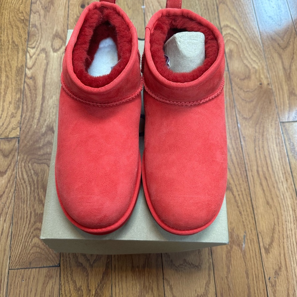 NEW Ugg Australia Classic Ultra Mini II Boots Red Shearling Lined Boots